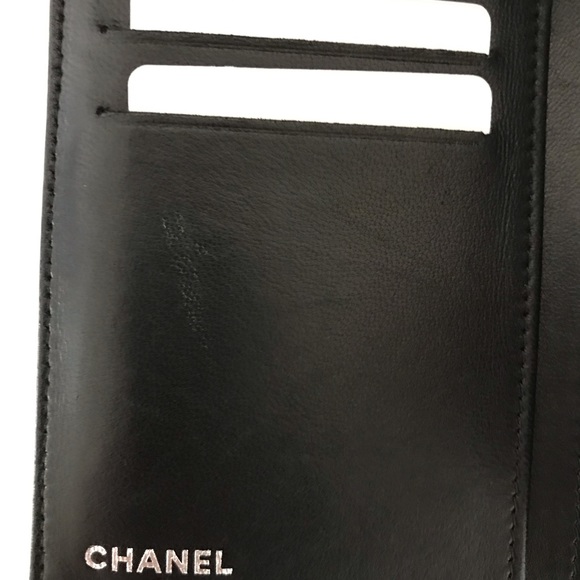 Excellent condition Chanel Lucky Symbols Billfold Patent Wallet - Picture 7 of 12